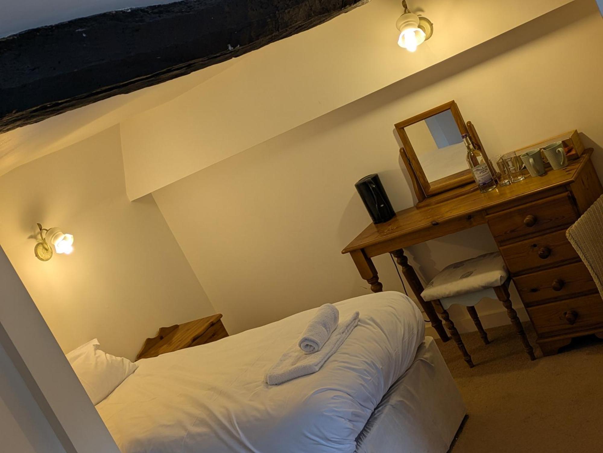 Отель Chalk Farm Ldc Истбурн Экстерьер фото