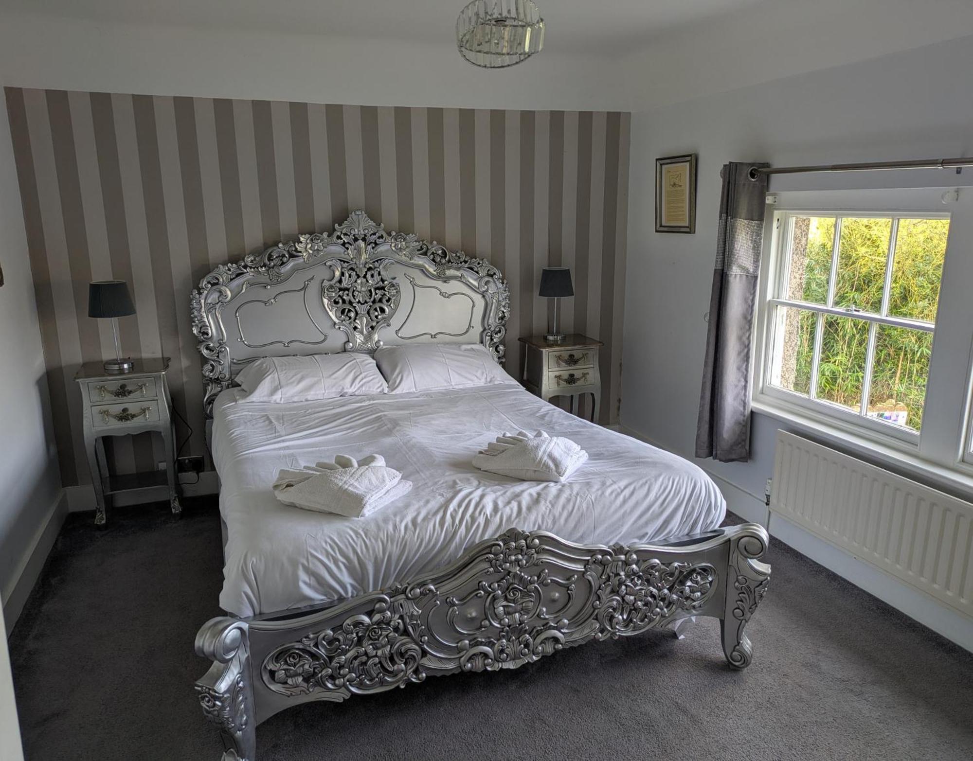 Отель Chalk Farm Ldc Истбурн Экстерьер фото