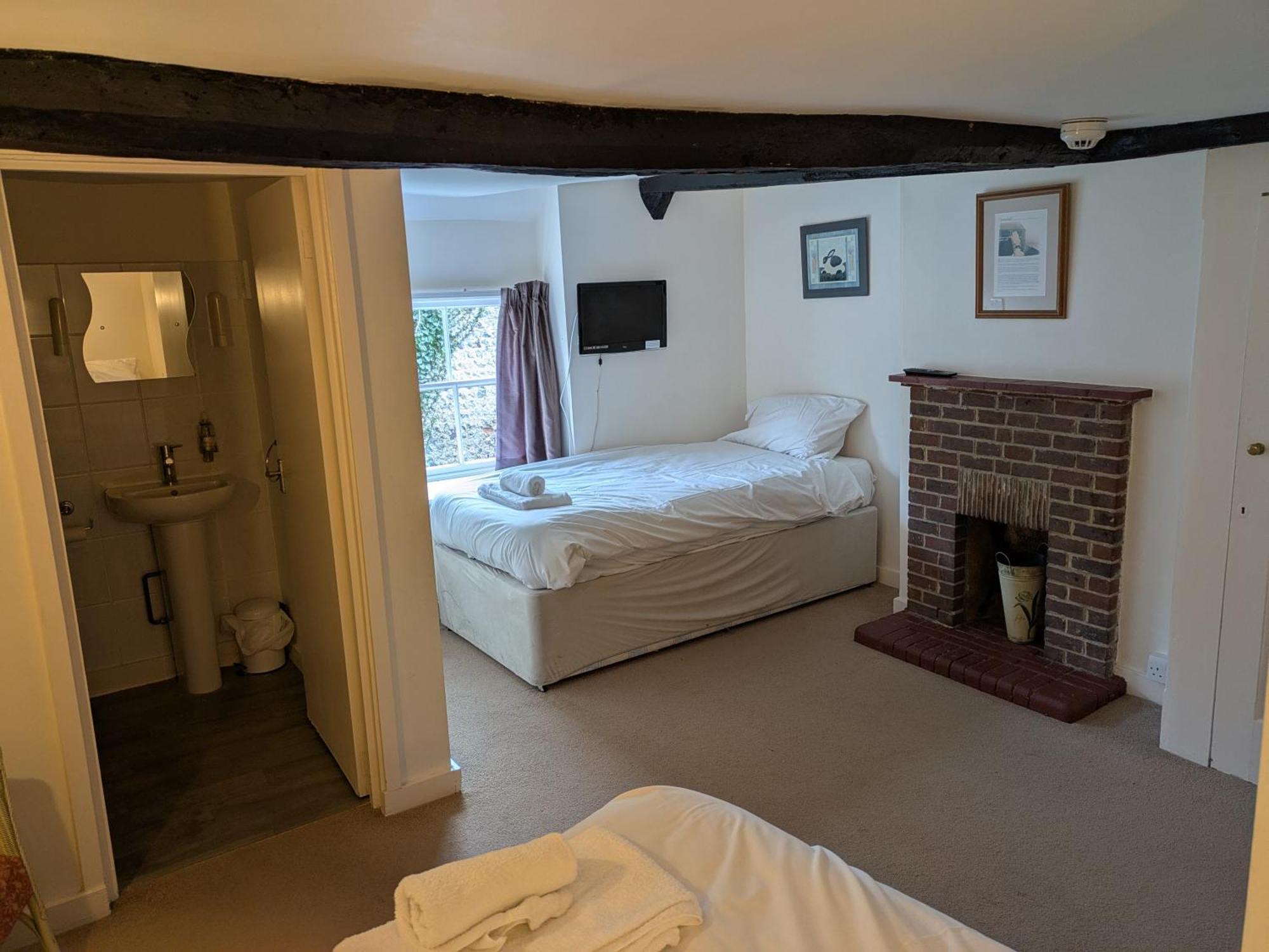 Отель Chalk Farm Ldc Истбурн Экстерьер фото