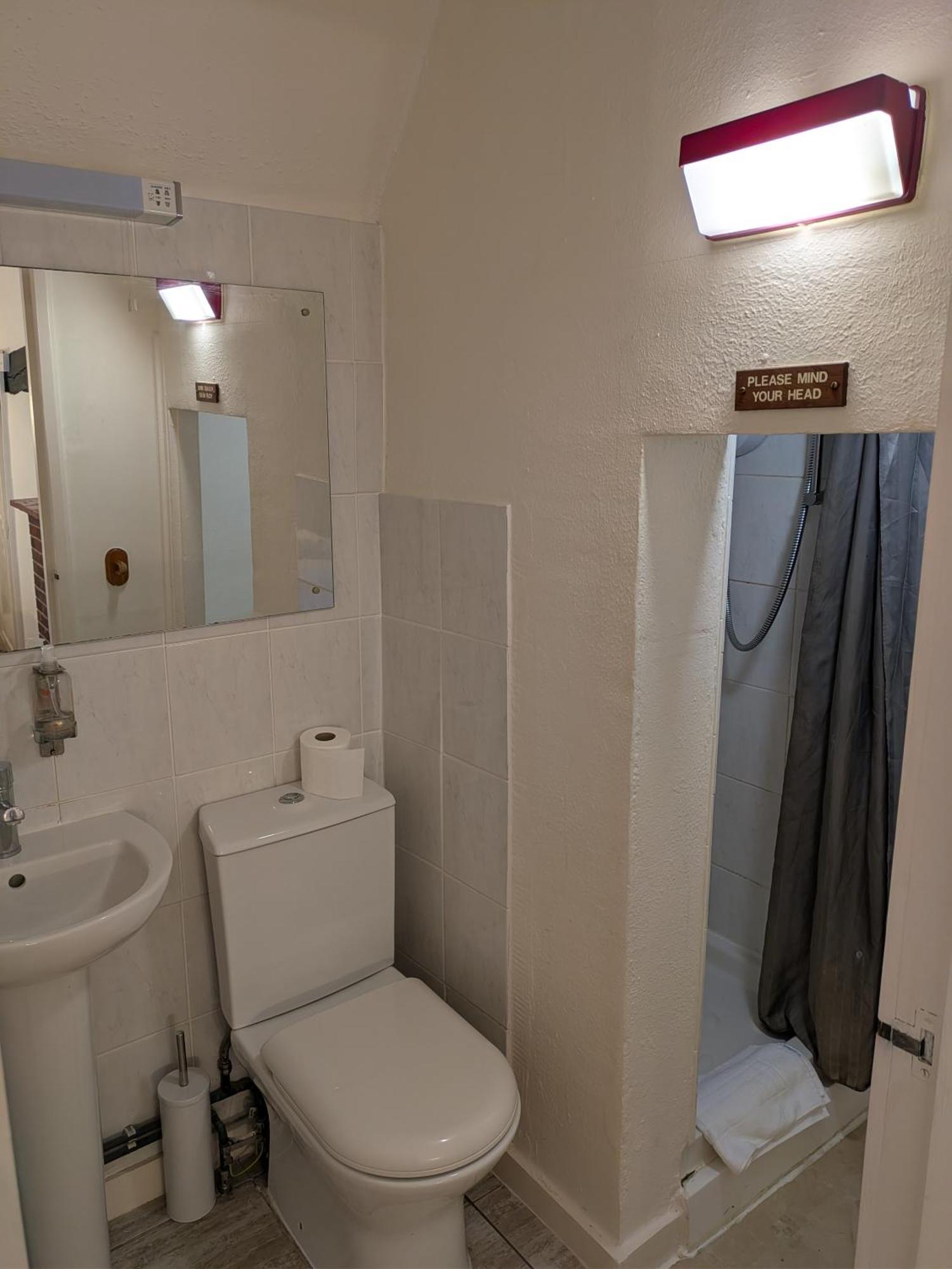 Отель Chalk Farm Ldc Истбурн Экстерьер фото